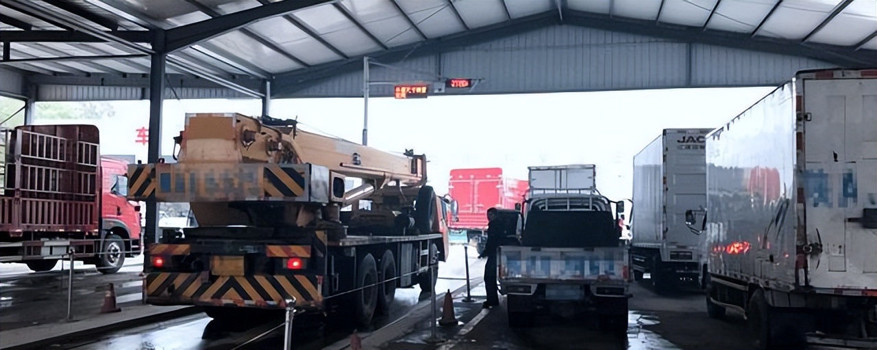 汽车年检需要什么手续和材料,车辆年检需要哪些资料和复印件