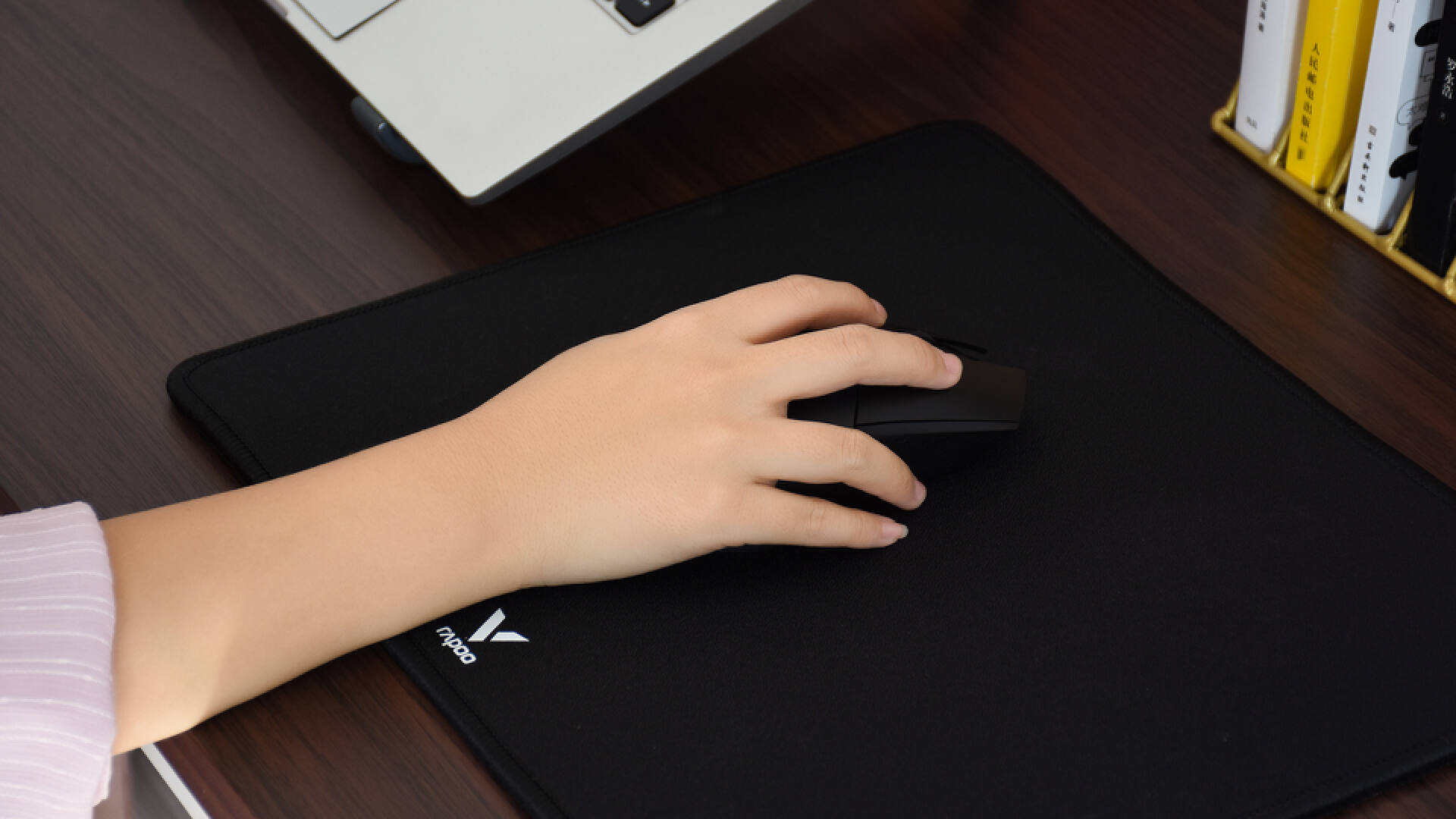 雷柏V30W游戏鼠标,雷柏鼠标垫v10c和v10s