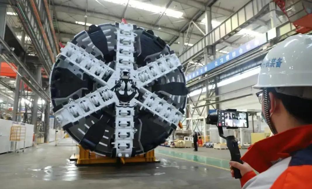 中国进口6000台盾构机,中国出口海外最大盾构机