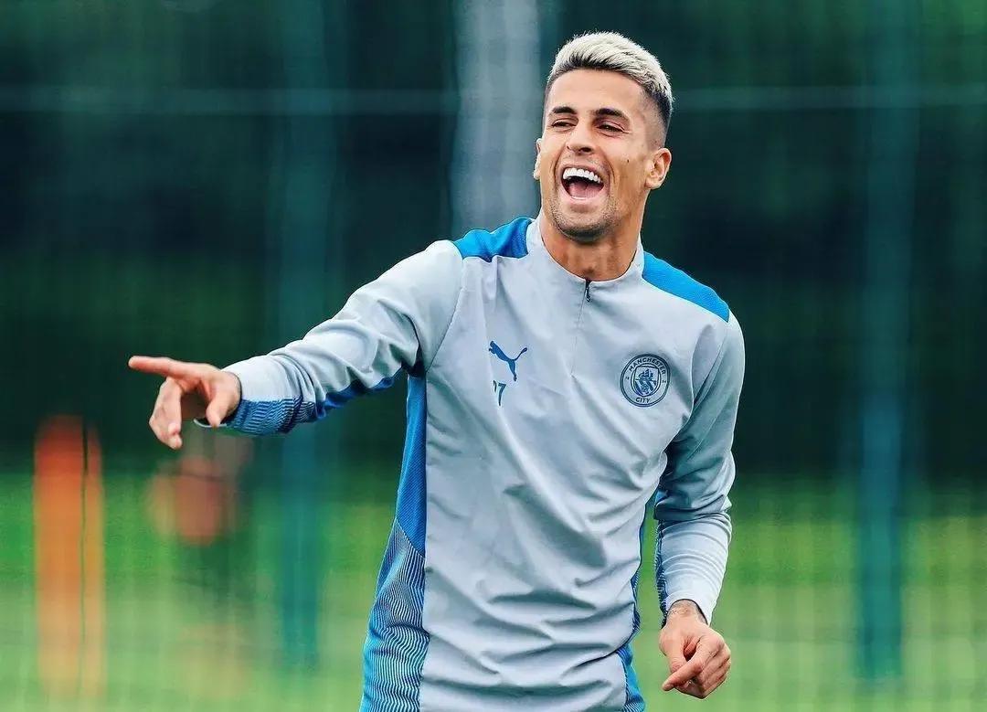 球星遭持刀抢劫,球星被抢劫