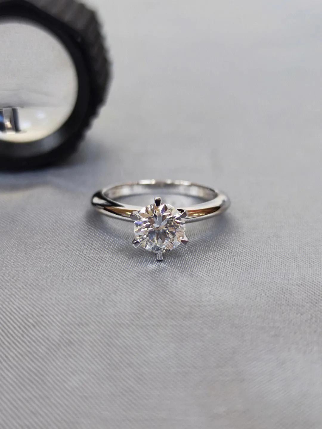 18k金戴着洗澡会掉色吗,18k金掉色后怎么自己处理