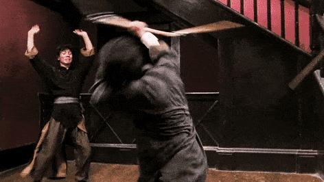 87岁开山鼻祖去世！那个拿命搏的港片时代，捧出的都是巨星