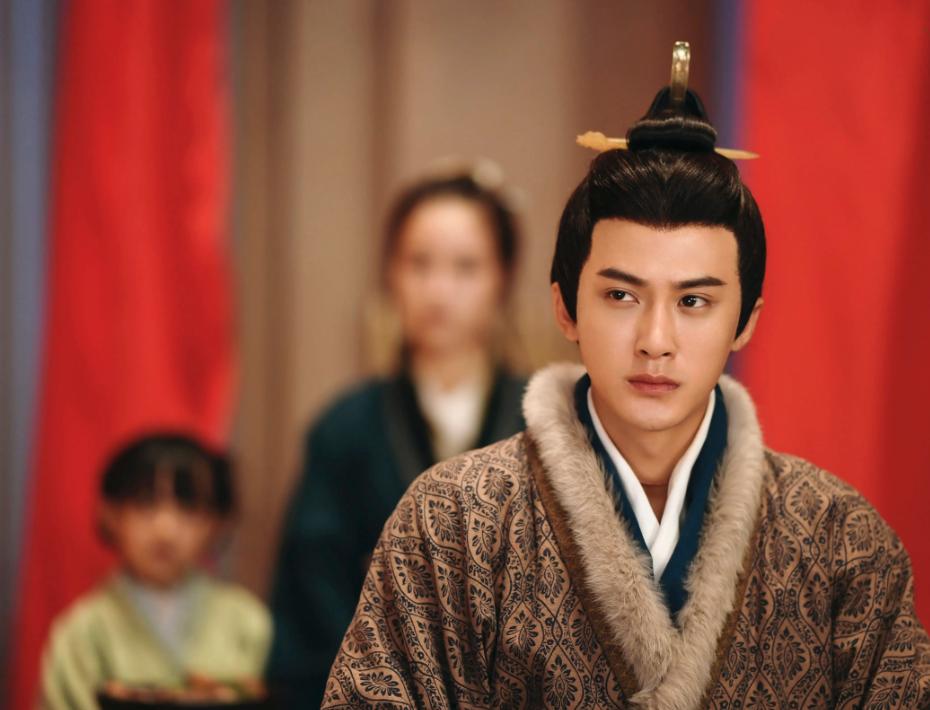 易中天品三国哪个最正宗,易中天品三国历史分为三个阶段