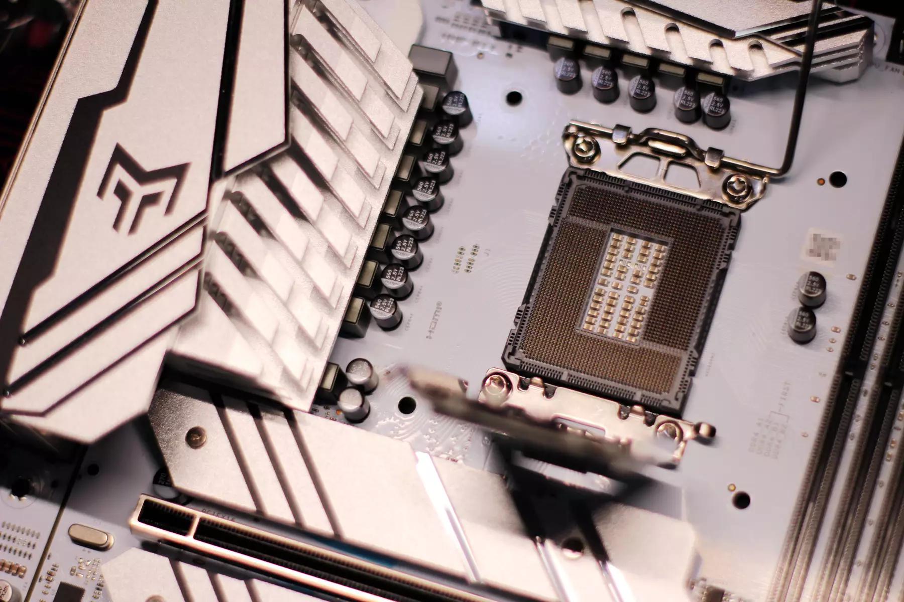 影驰b660m金属大师,影驰b660金属大师主板超外频