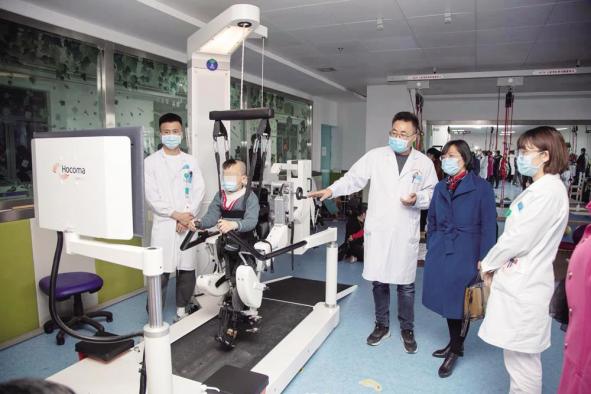 广西一男童被母亲囚禁9年,广西男童被囚禁