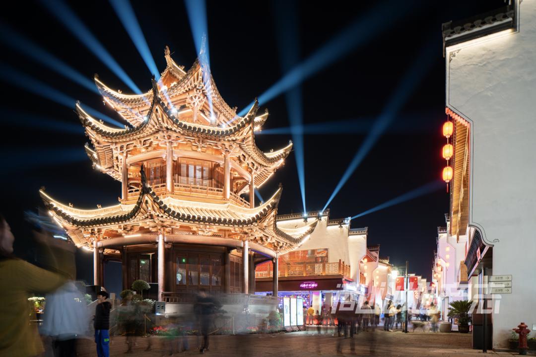 黄山风景屯溪老街,夜游黄山屯溪老街一角
