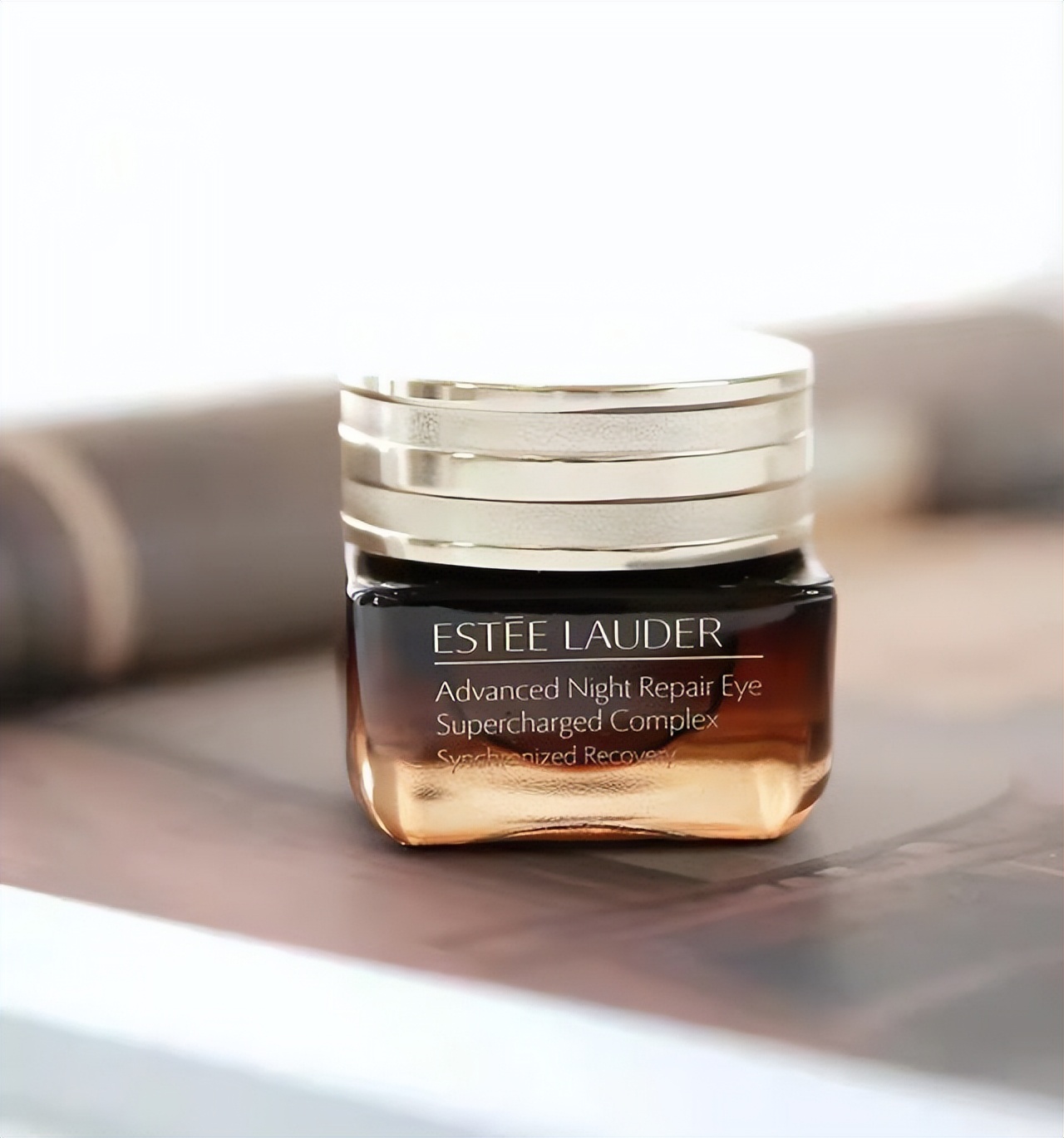 雅诗兰黛对比兰蔻资生堂哪个便宜,雅诗兰黛对比兰蔻精华哪个好