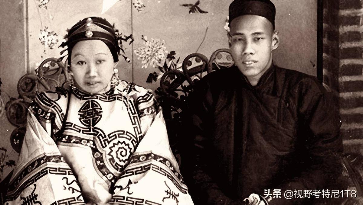 【晚清*楼青**旧影观】媚态百出，丰乳肥臀，尽显女子风情！