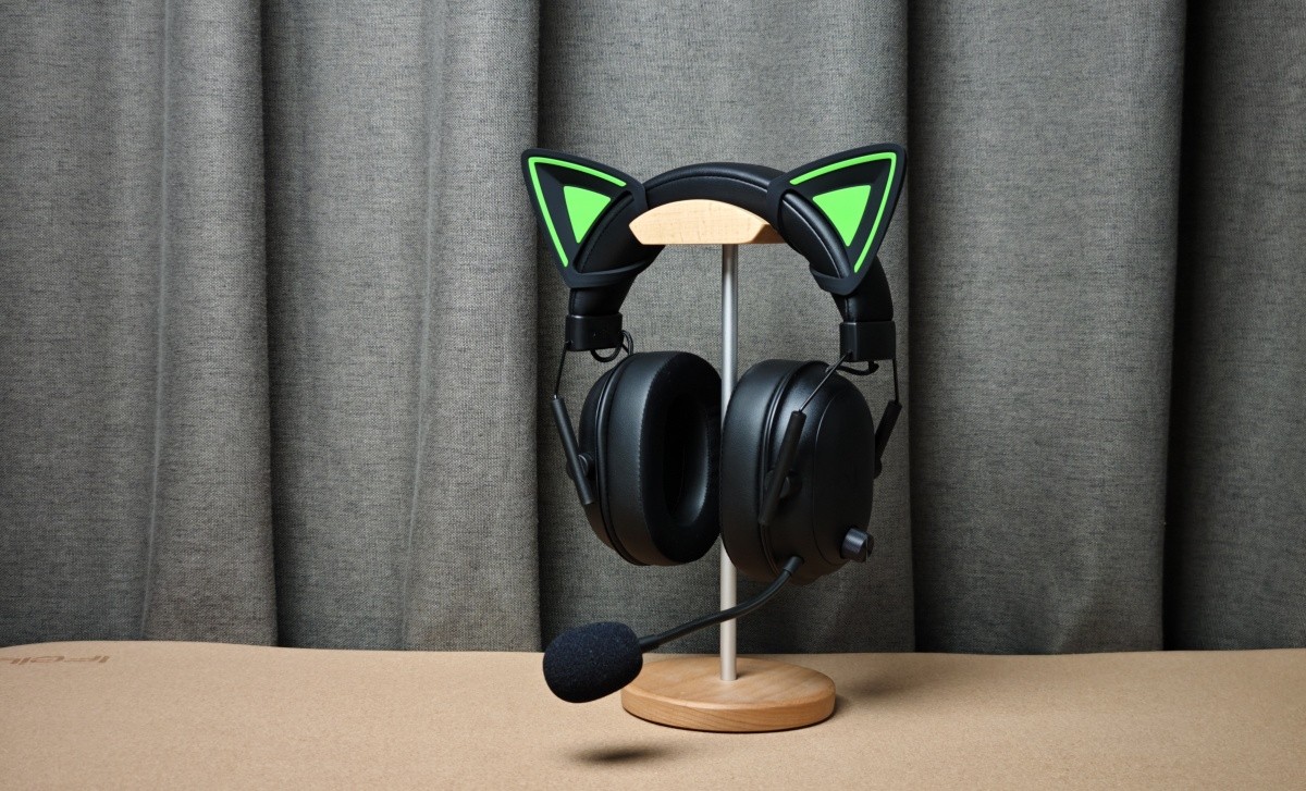 可靠好用的无线游戏耳机-雷蛇旋风黑鲨V2极速版