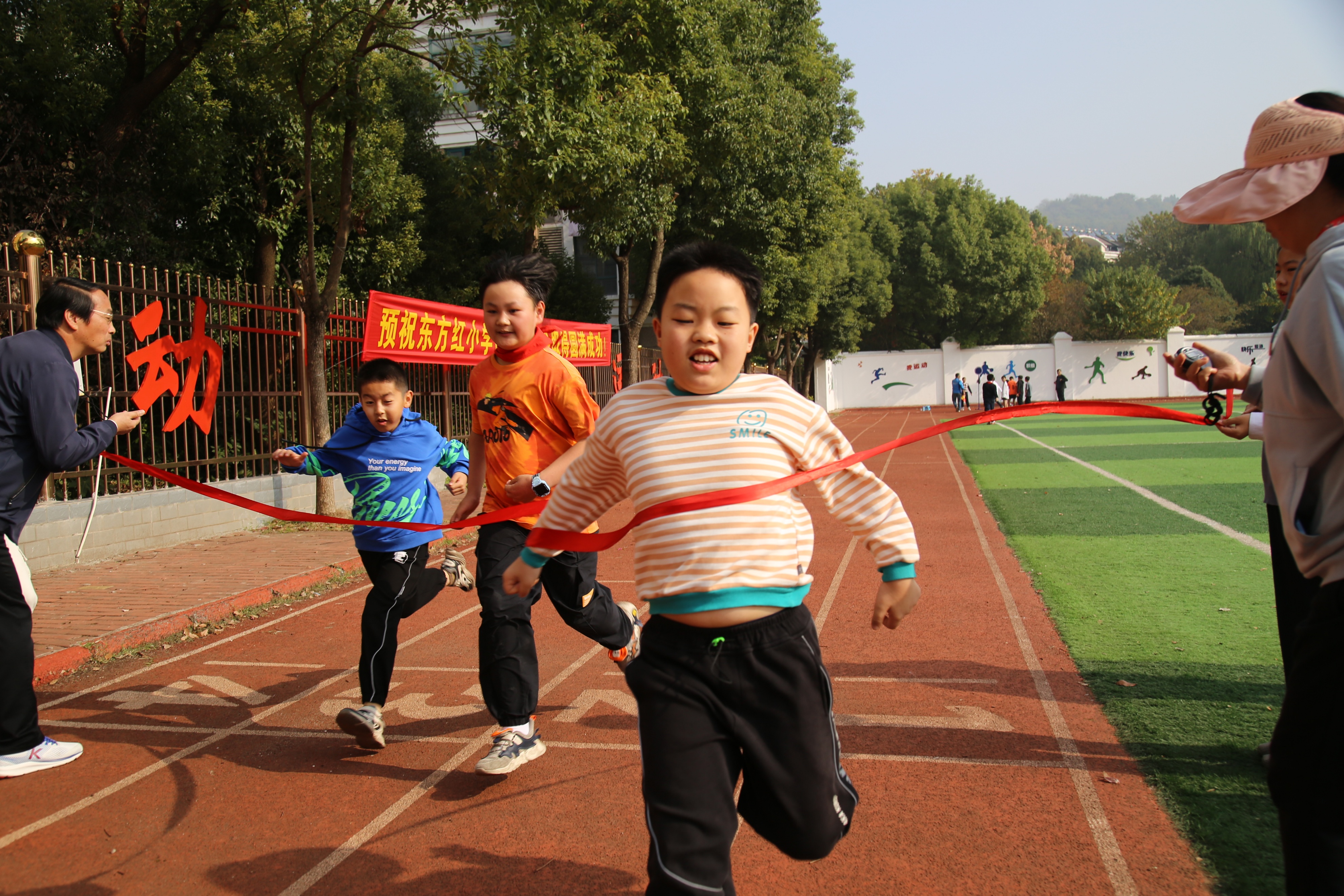 前进小学五育并举,东方红小学6+1实践活动