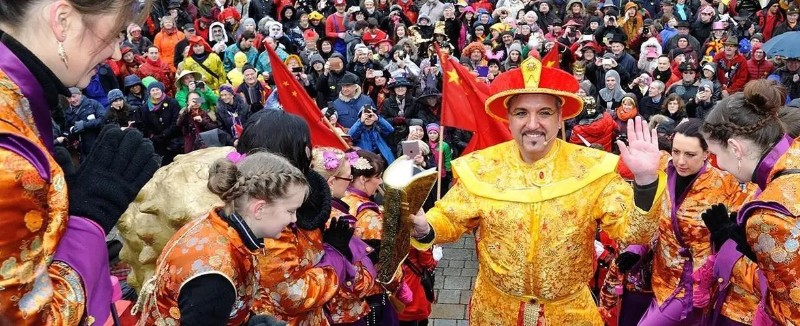 欧洲最奇葩小镇,欧洲小镇中国人