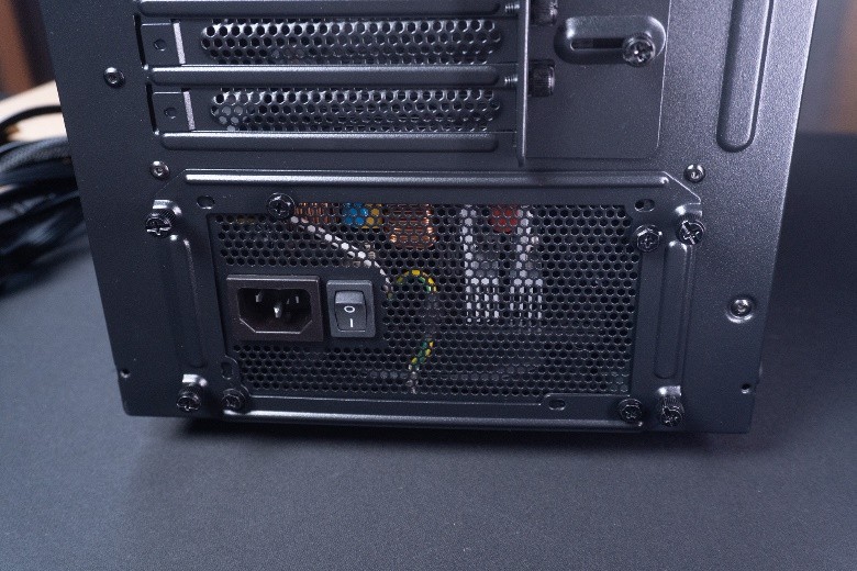 机箱玩游戏rgb风扇转但是不亮,机箱rgb转换argb