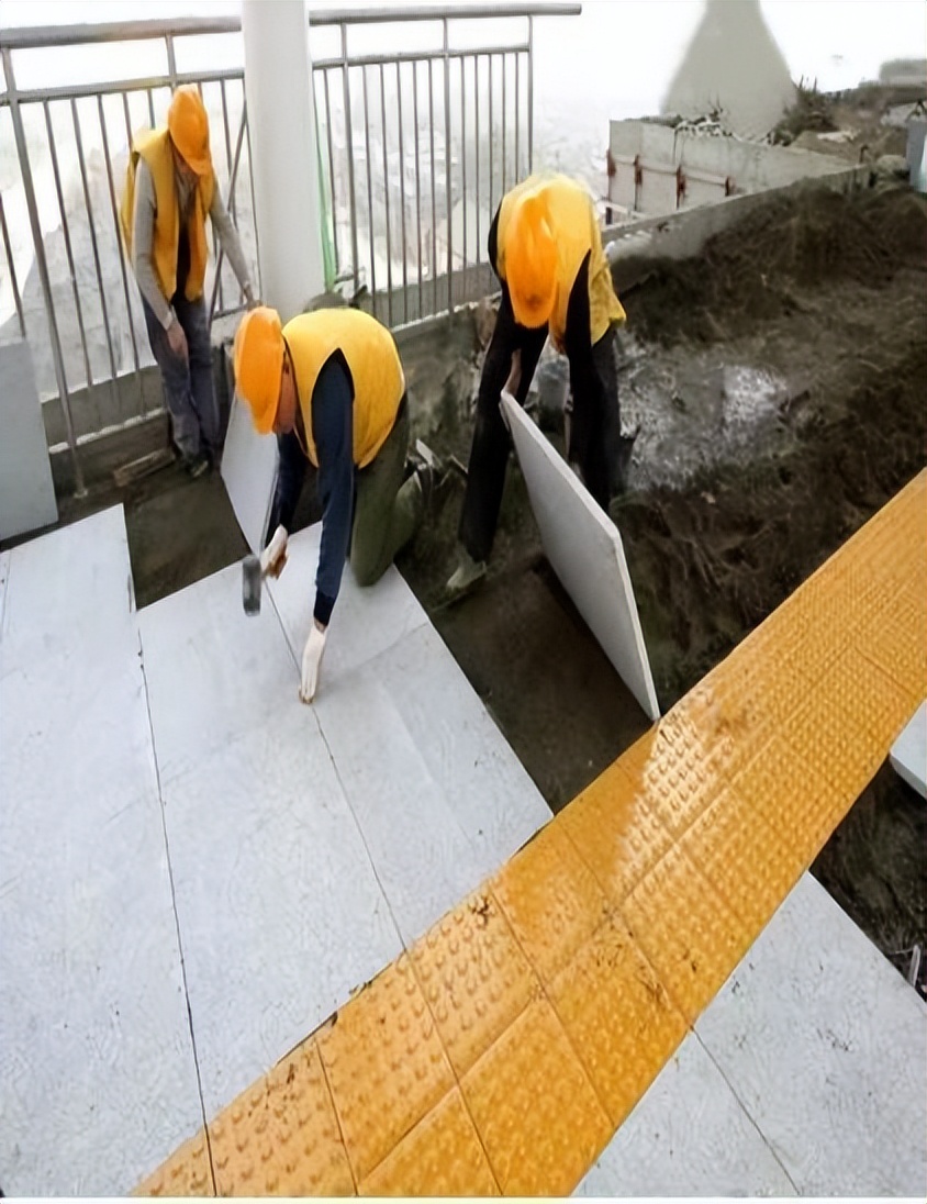 粘耐酸砖下面必须做玻璃钢防腐么,玻璃钢衬里加耐酸砖