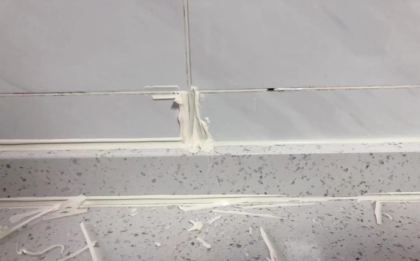 美缝怎么清理缝隙比较专业,美缝自己做好还是请专业人做更好