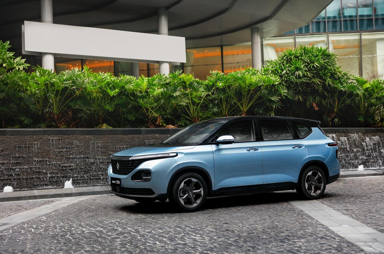 宝骏哪一款车型上装2.0发动机,宝骏的发动机和五菱的一样吗