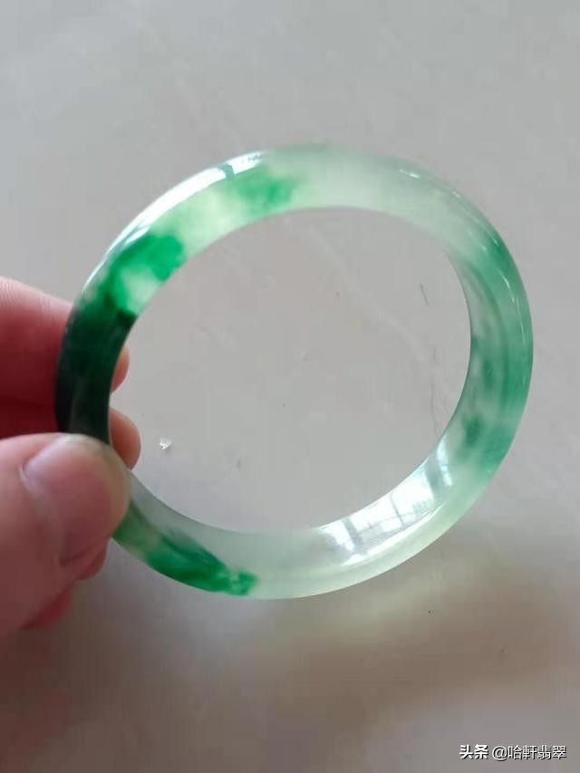 5000左右的糯种翡翠手镯,5000预算能买到什么玉手镯