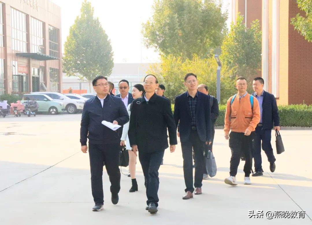 东莞育才教育集团到武邑宏达东方学校参观交流