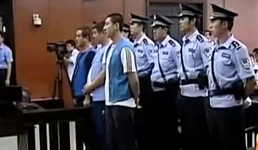 2011年大连交警史英才,2011年大连打死交警案怎么处理的