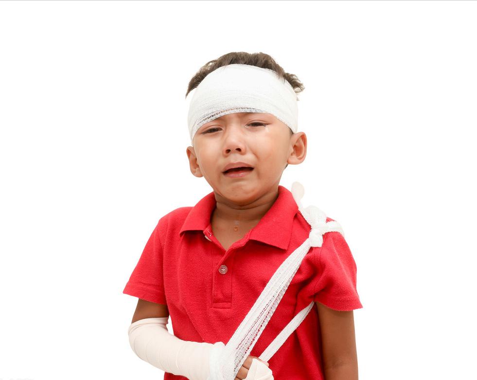 小朋友打闹踢到裆部的后果,小朋友打闹踢到裆部怎么处理