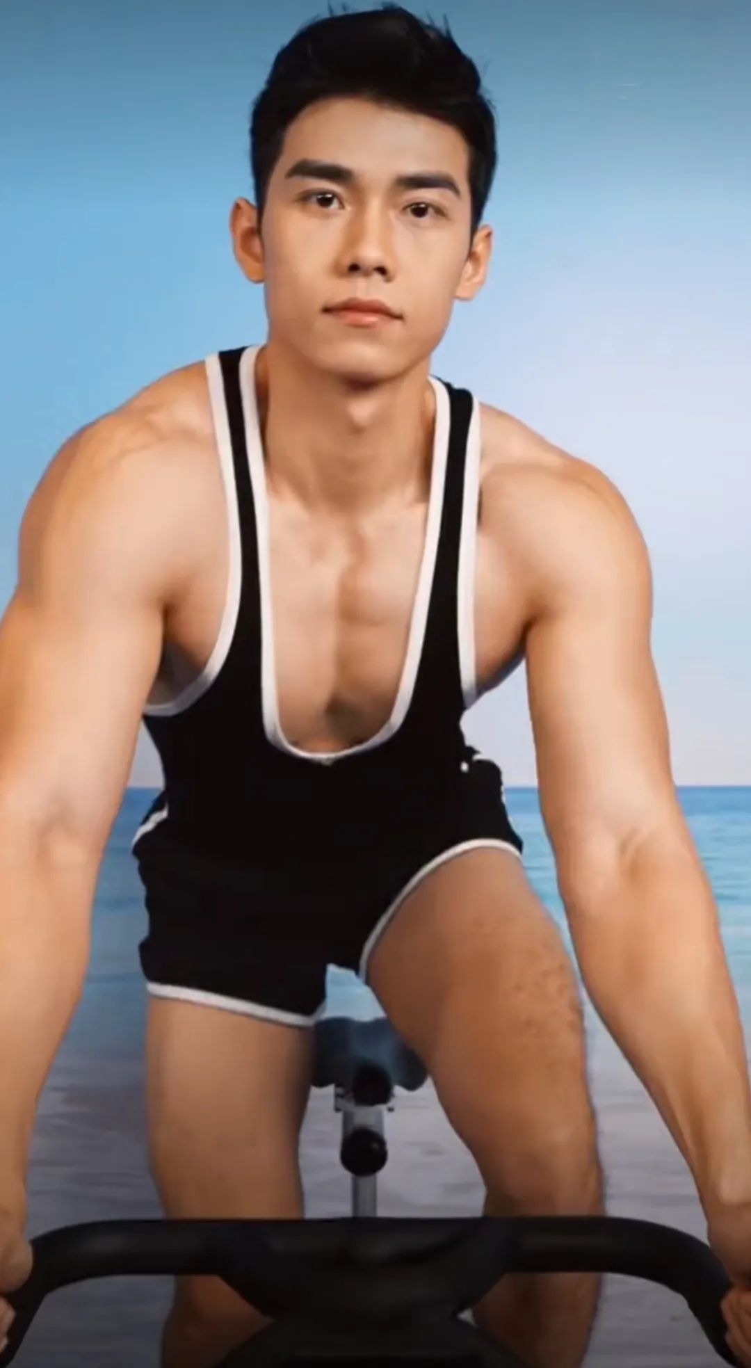 椰树男模火到国外,央视评论椰树男模