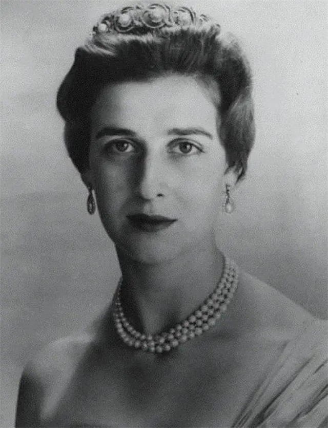 菲利普亲王和女儿安妮,菲利普亲王出轨事件