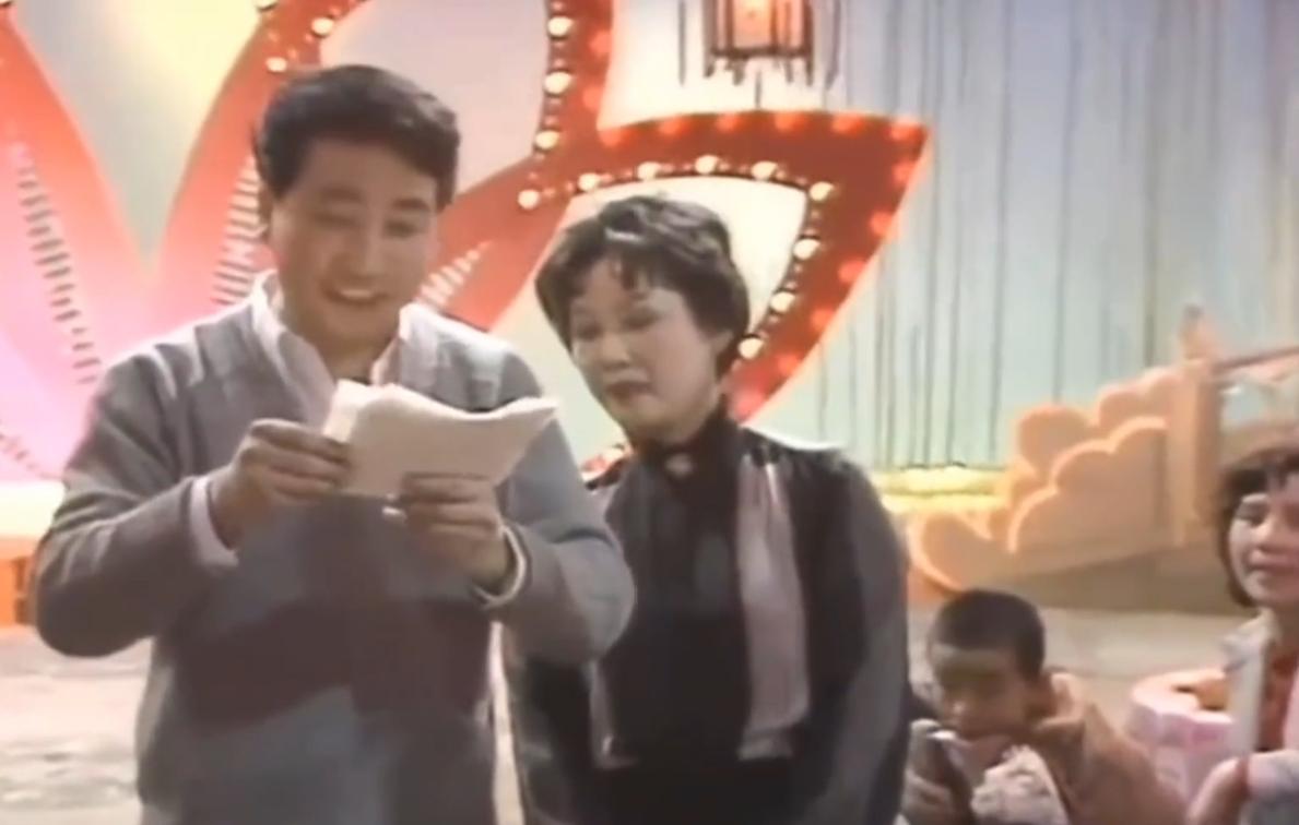 春晚现场吃鸡,39年前春晚