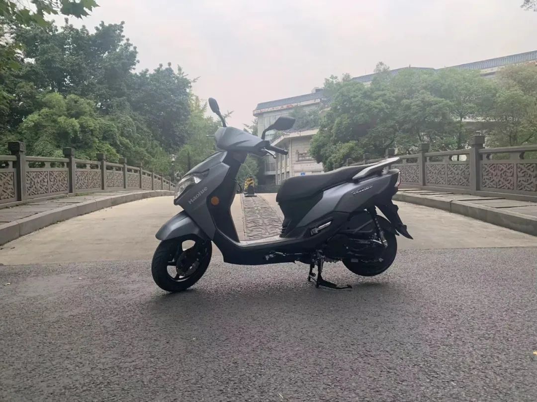 豪爵虎鲨vx125真实测评,豪爵虎鲨vx125和铃木ue125买哪个好