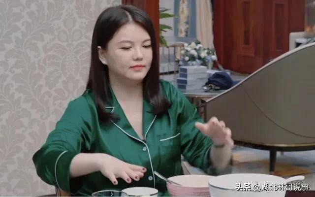 李湘百亿身家，奢侈生活让人震惊，一个包子1000元！