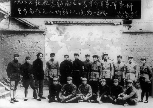 毛*东泽**：世界上最杰出而伟大的军事家