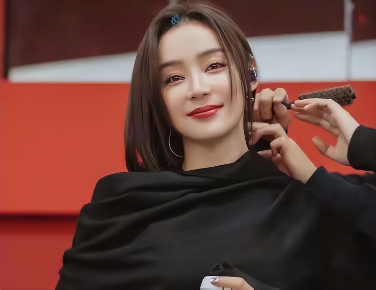 大瓜！演员付美自曝曾被女一号赶下车，袁姗姗、吴谨言躺枪