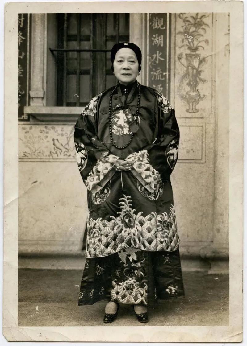 三寸金莲从哪个朝代开始,三寸金莲女鞋