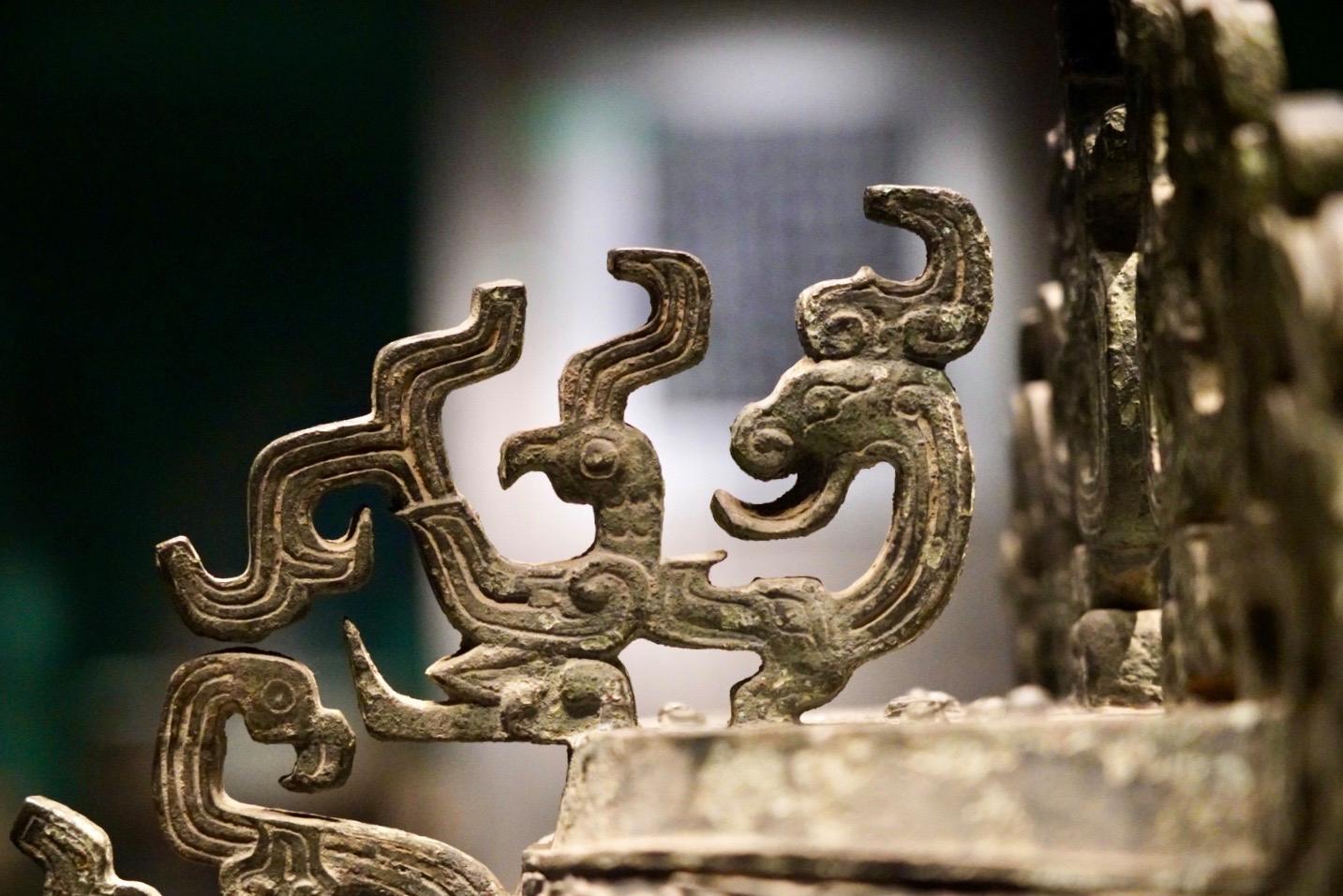 周原出土青铜器10册重20公斤,周原遗址出土青铜器铭文写了什么