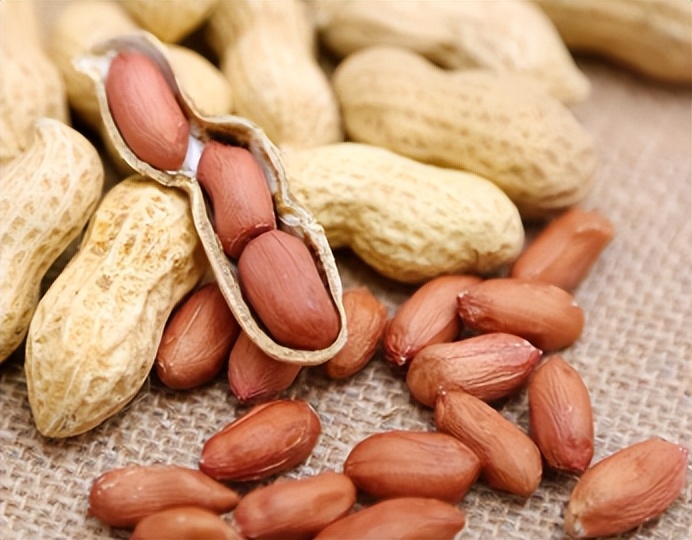 吃花生会过敏是什么症状,花生过敏的人不能吃什么