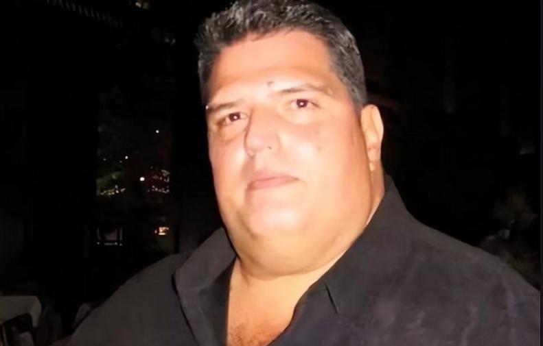 他*底卧**黑帮24年,无奈对上级说道:“再不收网,我就成老大了”