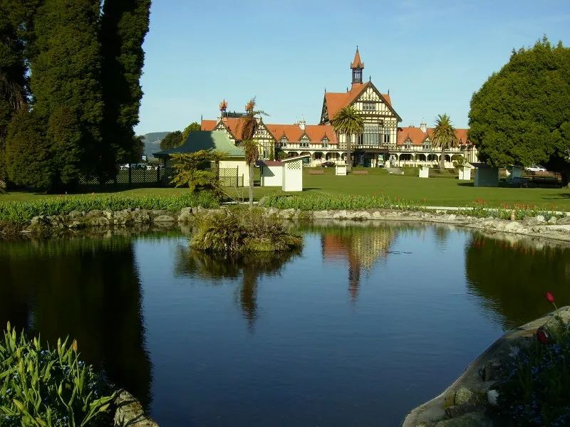 优优在新西兰：职高毕业，生两个小孩，打两份工，拿三个学位