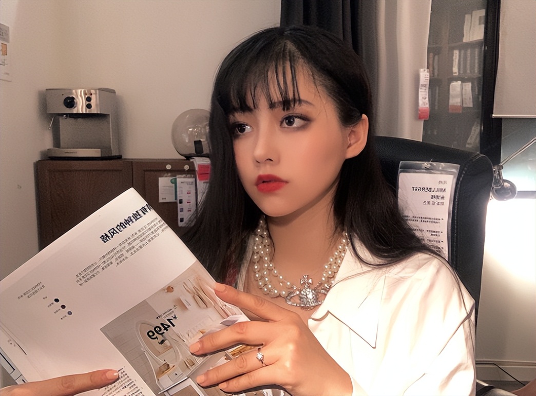 21岁女大学生假装名媛,21岁大学生假扮名媛