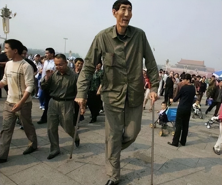 中国第一巨人鲍喜顺不听大夫劝告,中国第二巨人鲍喜顺身高