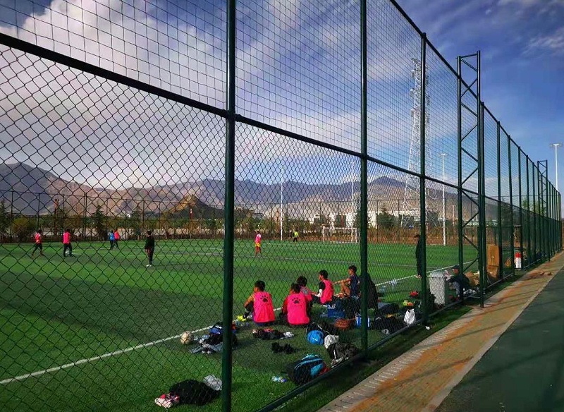 笼式足球场方案,新型笼式足球场围网