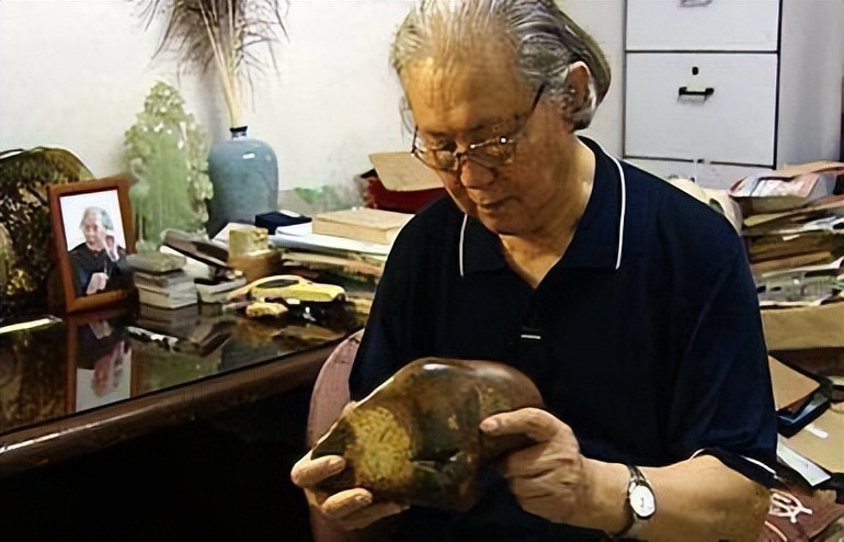 97小伙花150元买奇石,小伙花3万买的石头竟是价值千万