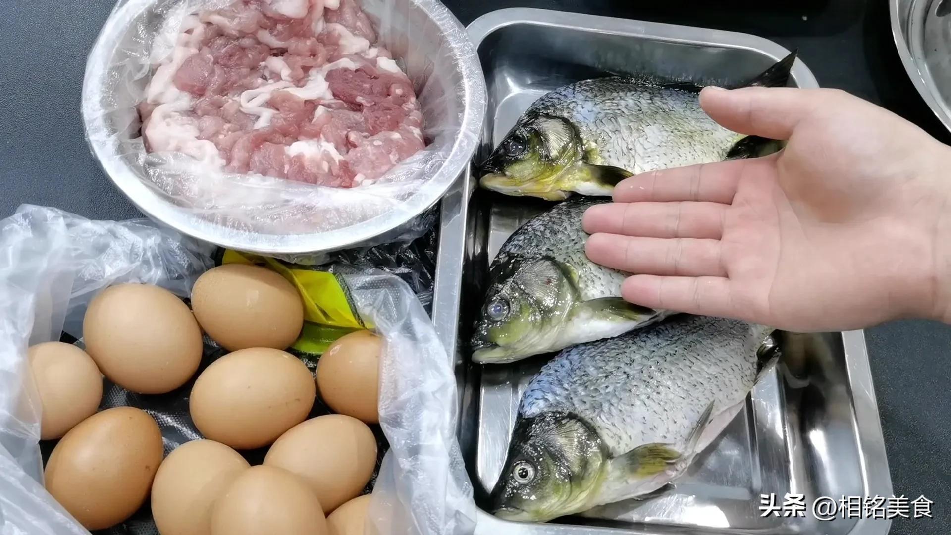 新铁锅怎样开锅小妙招视频,不粘锅的铁锅最佳开锅方法