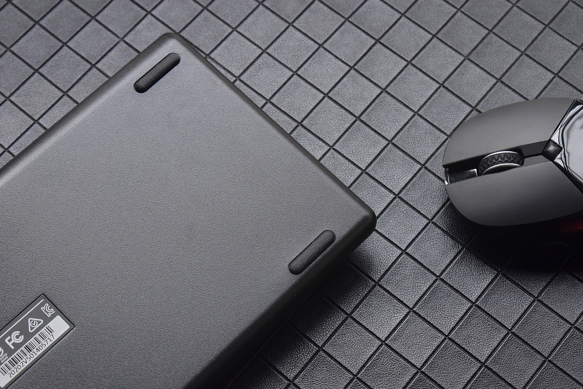 雷柏v500pro红轴键盘测评紫色,让游戏更自由雷柏v500pro多模键盘