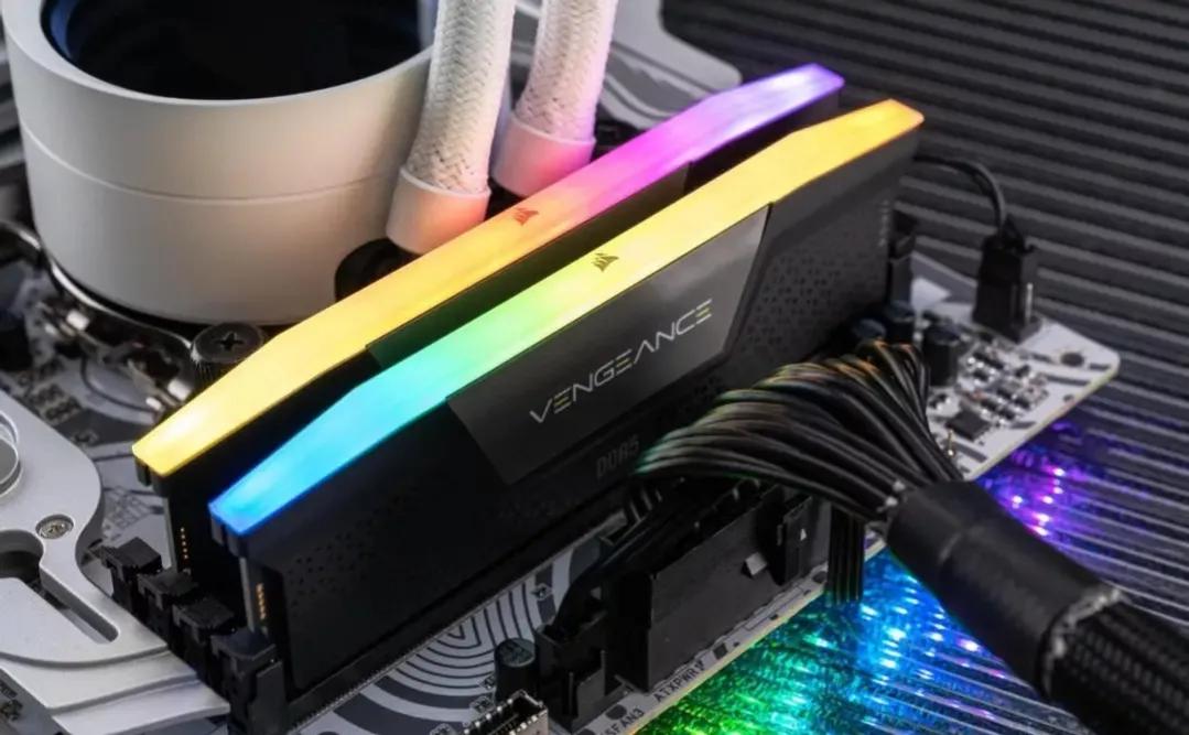 普通内存条和马甲条有什么区别,内存条带马甲和不带马甲有区别吗