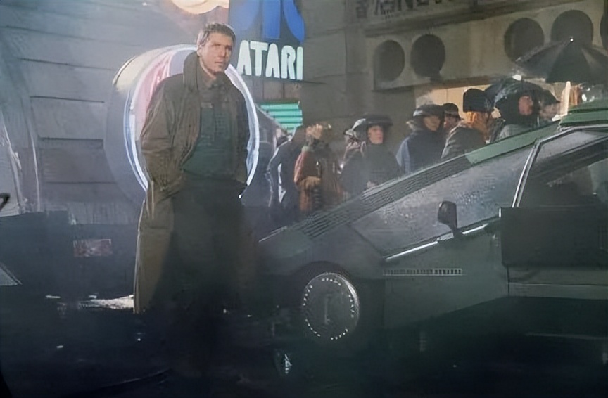 为什么《新蝙蝠侠》的蝙蝠车，简配得那么明显？｜八卦田