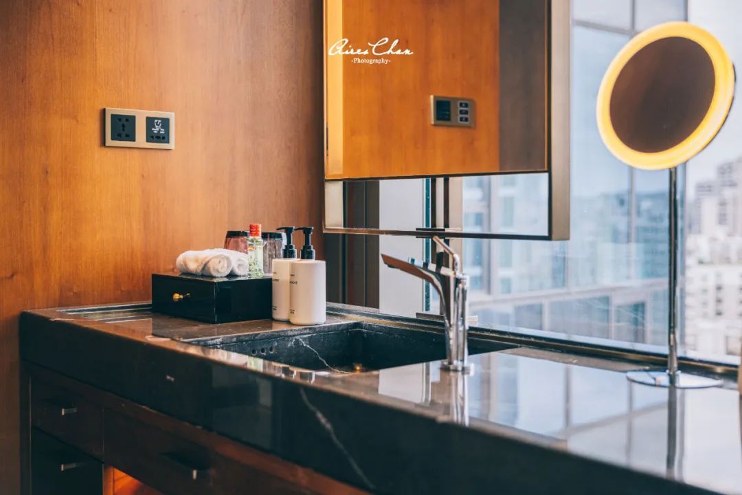 它是岭南花园的代表作，更是华南洲际的新旗舰