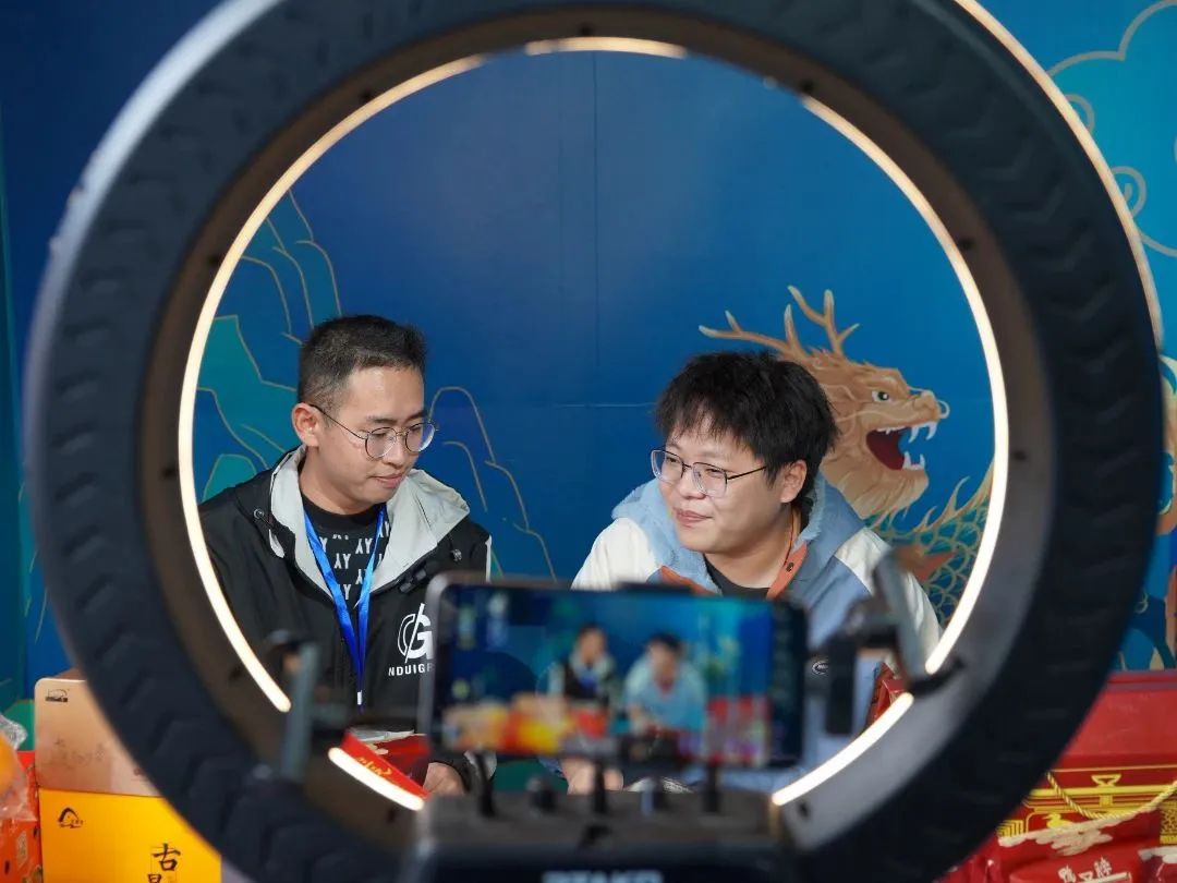 提振经济发展活力,中国绿都乐购三明明溪直播间