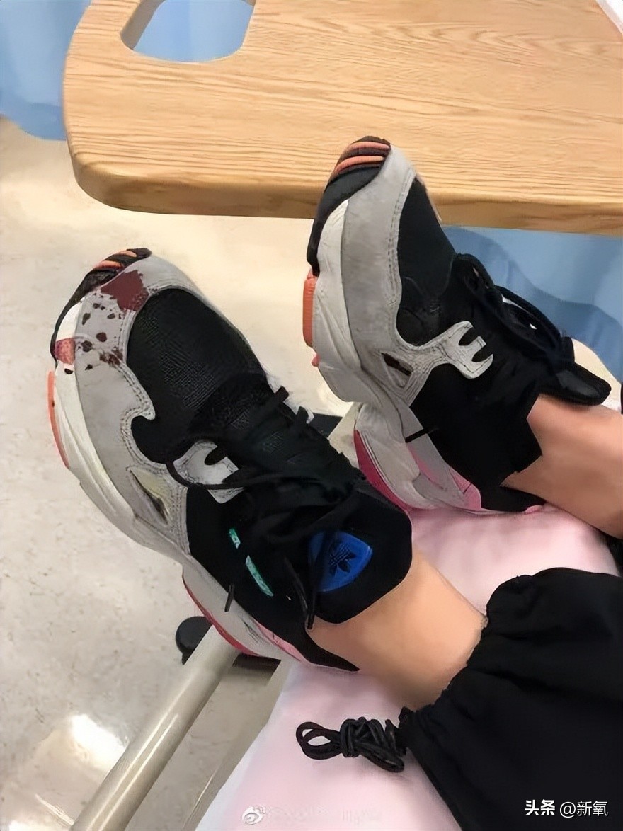 3000字小作文霸榜热搜，他俩到底是谁？