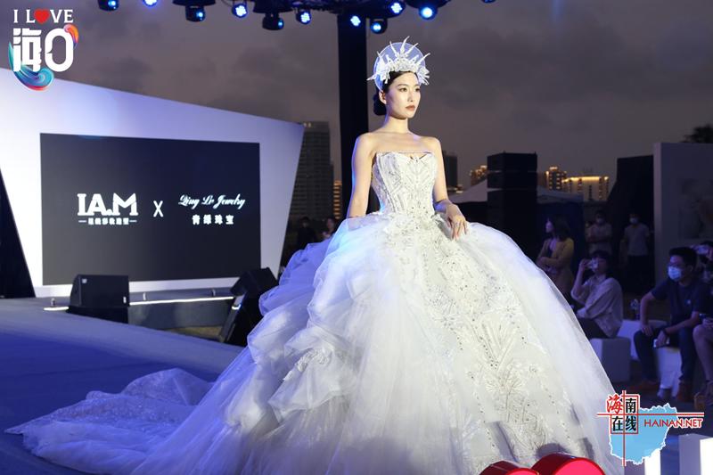 欢聚椰城撒欢趣游“我爱海口我们的节日”活动开幕