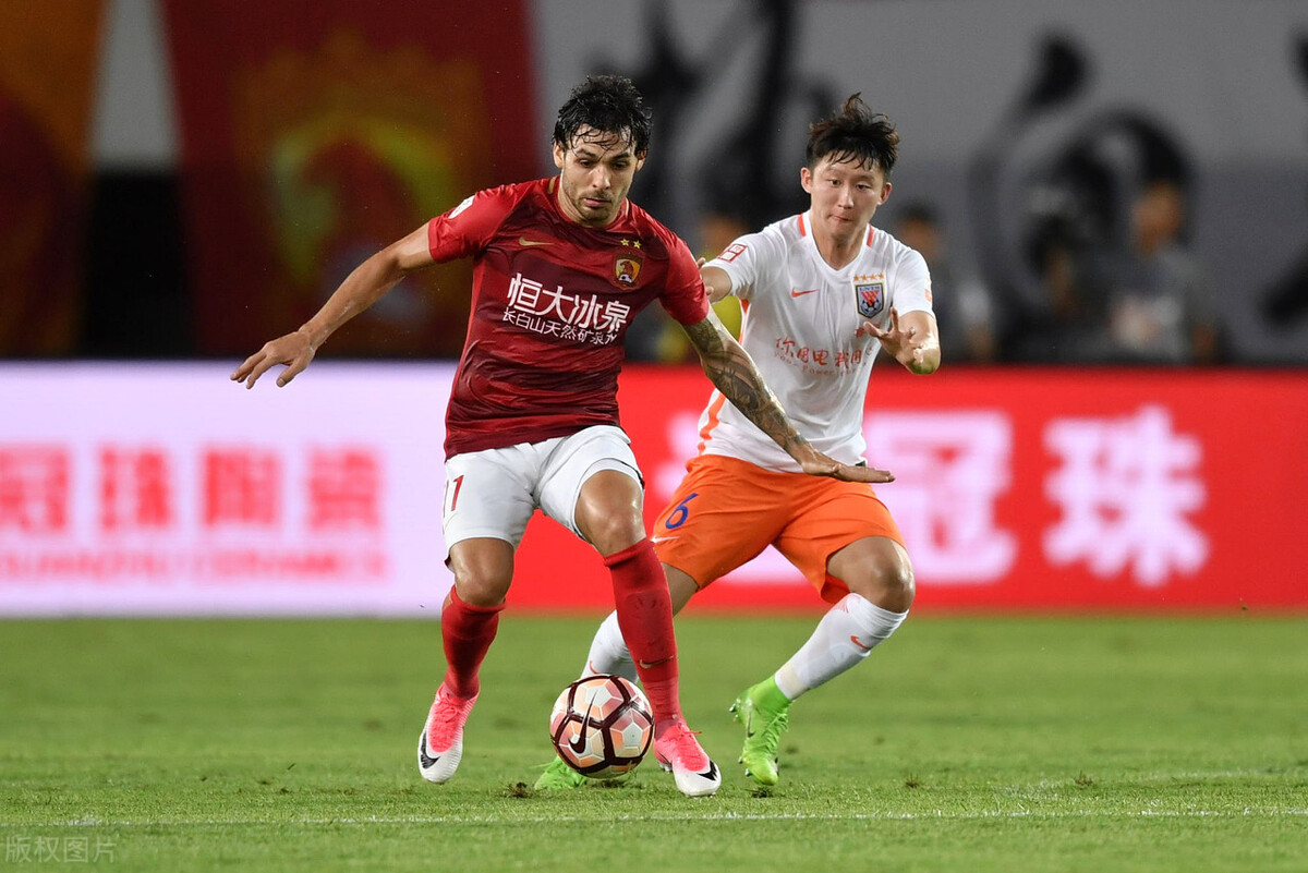 困境中广州队逼平海港,广州队遇挫折不后退足球精神