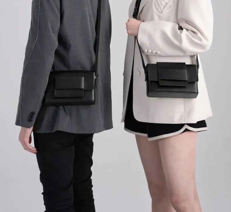 虞书欣同款双肩包平价,虞书欣10元包