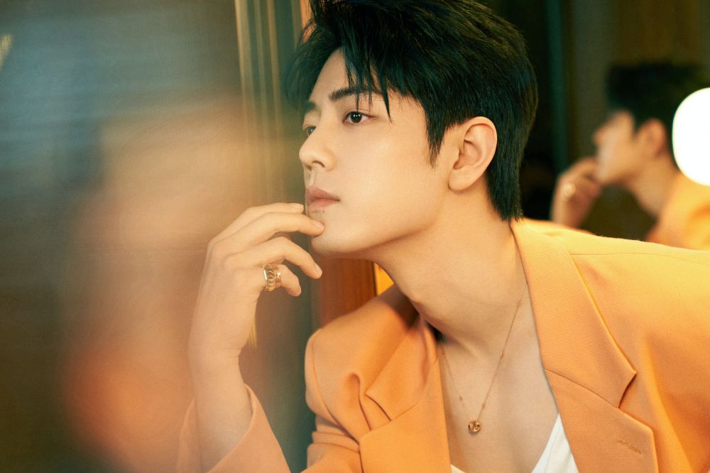 肖战去年米兰时装机场照,肖战米兰时装周零瑕疵照曝光